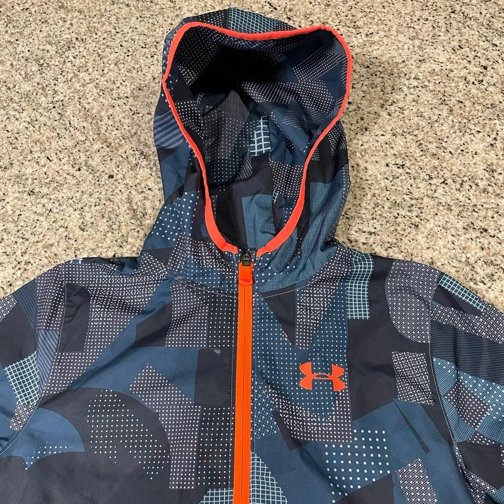 Under Armour Boys Navy Blue & Orange Hooded Windbreaker sackpack Jacket